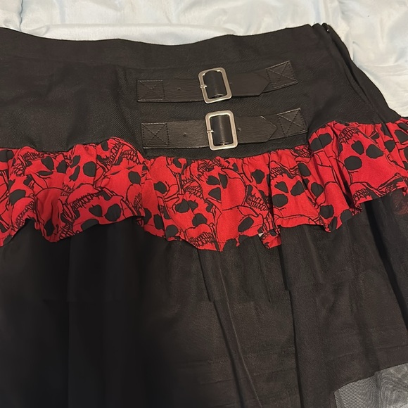 HotTopic Social Collision black and red skull grunge mini skirt size small - Picture 2 of 5